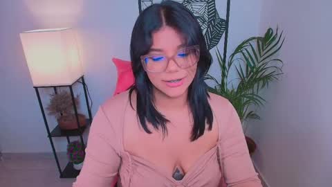 Ashleyy18   online show from April 2026 12:04:01 AM