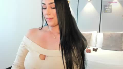 Snapshot of ashly_moonn chatting on June 2026 12:05:02 PM A S H L Y online show from June 2026 12:05:02 PM