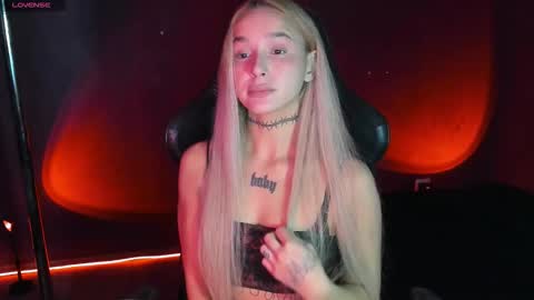 Mila online show from September 2025 05:22:01 AM