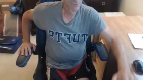 Snapshot of ashtonscashpiggie chatting on September 2025 10:14:01 PM In need of use online show from September 2025 10:14:01 PM