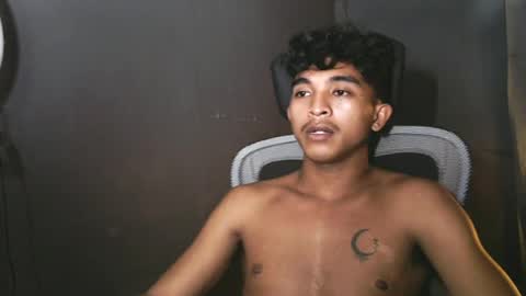 Snapshot of asian_hunk_moreno chatting on June 2026 04:30:02 PM Yuri online show from June 2026 04:30:02 PM