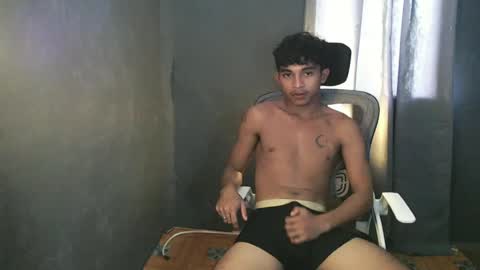 Snapshot of asian_hunk_moreno chatting on July 2026 04:29:01 AM Yuri online show from July 2026 04:29:01 AM