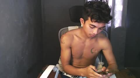 Snapshot of asian_hunk_moreno chatting on July 2026 06:29:01 AM Yuri online show from July 2026 06:29:01 AM