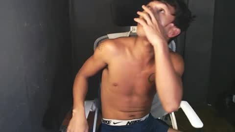 Snapshot of asian_hunk_moreno chatting on July 2026 12:33:01 PM Yuri online show from July 2026 12:33:01 PM