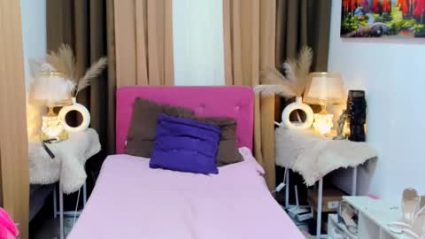 mooreen online show from December 2025 09:47:02 AM