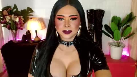 nicole online show from October 2025 07:25:01 PM