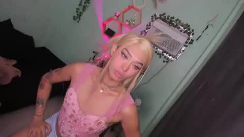 Bry online show from November 2025 12:20:02 AM