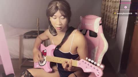 Emi online show from February 2025 04:59:01 PM