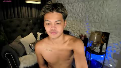 VICTORIA SCOTT online show from November 2025 05:22:01 PM