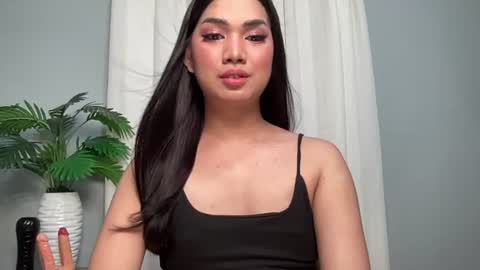 Snapshot of asiansweet_lily chatting on June 2026 09:25:01 AM Lily online show from June 2026 09:25:01 AM