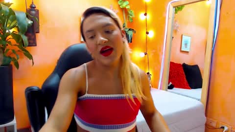 Snapshot of aslyhernandez chatting on December 2024 05:29:02 PM ASLY online show from December 2024 05:29:02 PM