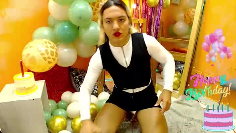 Snapshot of aslyhernandez chatting on January 2025 02:08:02 PM ASLY online show from January 2025 02:08:02 PM