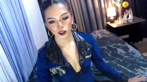 Margaux Miller online show from October 2025 06:53:01 PM