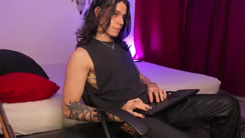 asmodeuszz online show from February 2025 06:55:01 AM