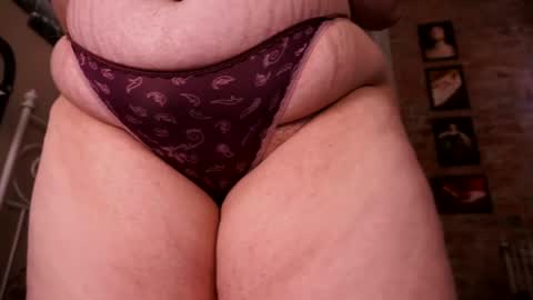 Snapshot of assgives chatting on April 2026 03:35:02 AM Eva online show from April 2026 03:35:02 AM