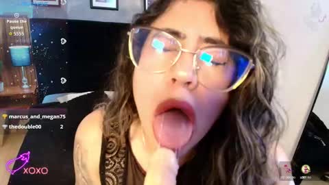 ash online show from September 2025 07:14:02 PM