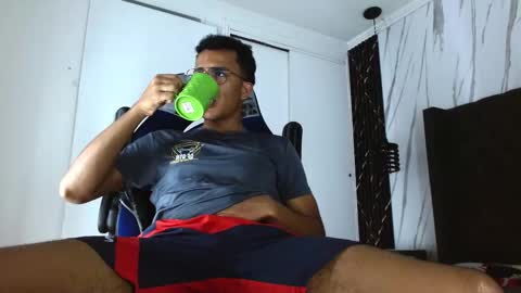 Aston  online show from November 2025 04:00:01 AM