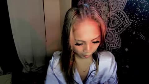 Snapshot of astrid_khalifa chatting on April 2026 12:29:02 PM Astrid online show from April 2026 12:29:02 PM