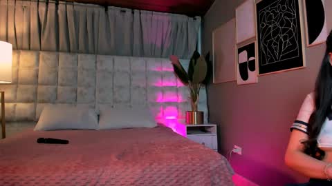 Snapshot of astrid_velle chatting on May 2026 01:33:01 AM astrid_velle online show from May 2026 01:33:01 AM