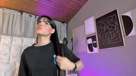 Snapshot of astrid_velle chatting on June 2026 12:38:01 AM astrid_velle online show from June 2026 12:38:01 AM