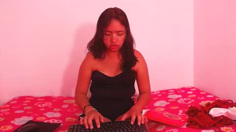 Snapshot of astridvagina18 chatting on January 2025 04:59:01 PM ASTRID online show from January 2025 04:59:01 PM