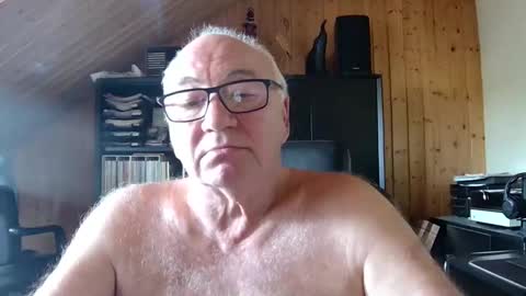 asusandy online show from April 2026 03:21:01 PM