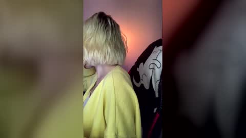 Snapshot of asya_new chatting on December 2025 06:03:01 PM asya_new online show from December 2025 06:03:01 PM