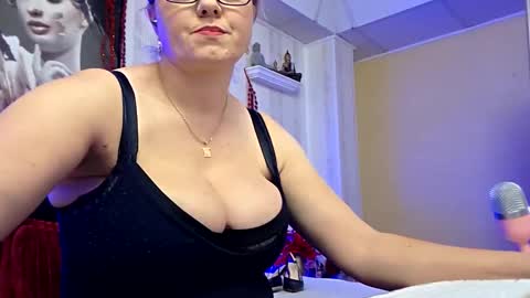 Atanasia online show from December 2025 02:22:02 PM