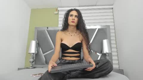 Snapshot of atenea_sexxx chatting on July 2026 04:04:02 AM atenea online show from July 2026 04:04:02 AM