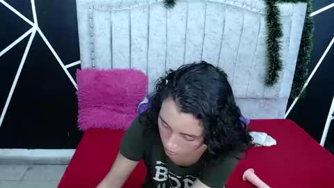 Snapshot of athenayoness chatting on December 2024 01:49:01 AM athenayoness online show from December 2024 01:49:01 AM