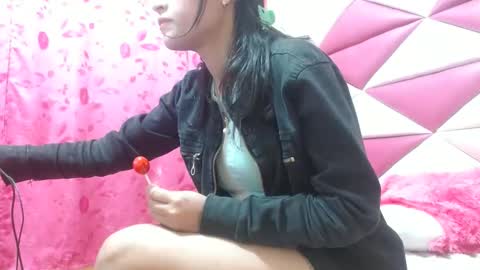 Snapshot of athenayoness chatting on December 2024 08:25:02 PM athenayoness online show from December 2024 08:25:02 PM