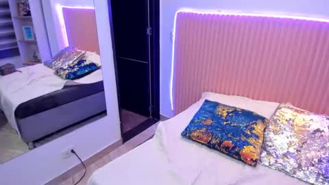 Athenea online show from December 2024 03:58:02 AM