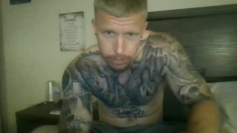Snapshot of athletic_skater779 chatting on May 2026 04:43:02 AM AthleticWhiteboy777 online show from May 2026 04:43:02 AM