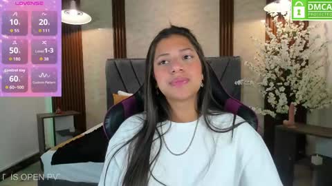 Snapshot of atiena_ chatting on April 2026 01:37:01 PM Atiena online show from April 2026 01:37:01 PM