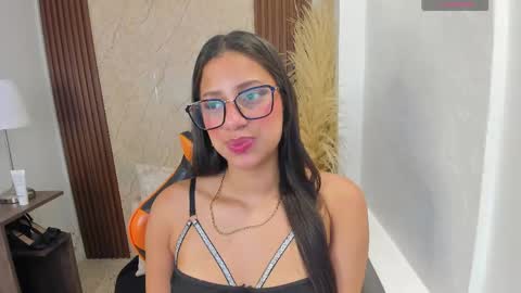 Snapshot of atiena_ chatting on May 2026 06:15:02 PM Atiena online show from May 2026 06:15:02 PM
