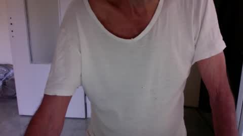 Snapshot of auguste688483 chatting on January 2026 09:56:01 AM auguste688483 online show from January 2026 09:56:01 AM