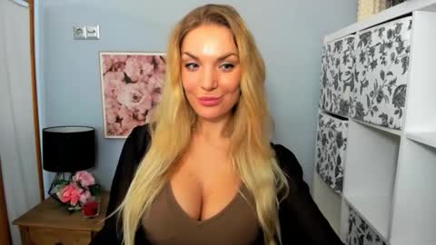 Snapshot of aullorasensual chatting on December 2024 08:26:02 PM AulloraSensual online show from December 2024 08:26:02 PM