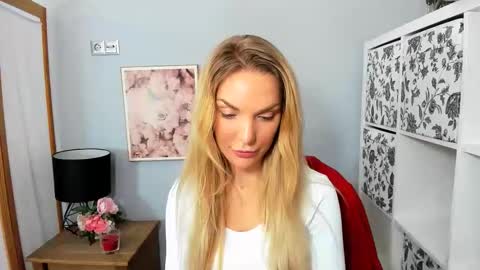 Snapshot of aullorasensual chatting on December 2024 09:22:01 AM AulloraSensual online show from December 2024 09:22:01 AM