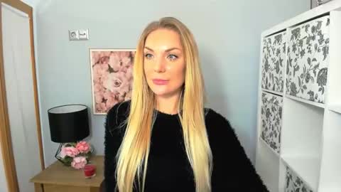 Snapshot of aullorasensual chatting on January 2025 09:15:01 AM AulloraSensual online show from January 2025 09:15:01 AM