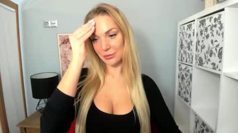 Snapshot of aullorasensual chatting on January 2025 06:30:02 AM AulloraSensual online show from January 2025 06:30:02 AM