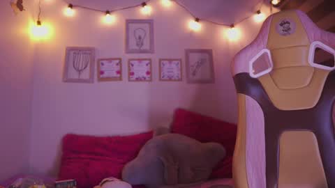 aura_rouss online show from November 2025 12:20:02 AM