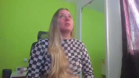 Aura Divina  online show from July 2026 08:44:02 PM
