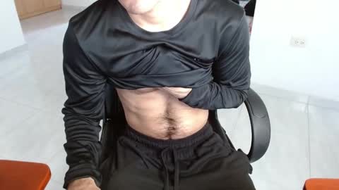 Aureliano online show from April 2026 10:11:01 PM