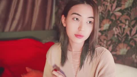 Nayeon online show from December 2024 04:27:02 PM