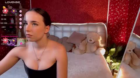 Aurora online show from November 2025 04:38:01 PM