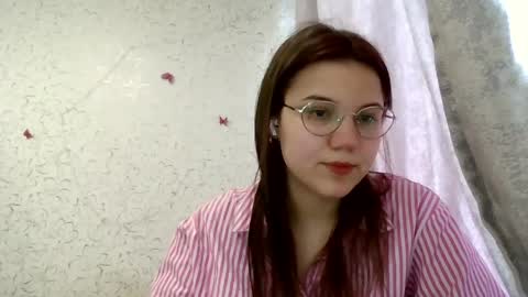 Snapshot of aurora_breeze chatting on April 2026 11:02:01 AM Kiara Xanthe online show from April 2026 11:02:01 AM