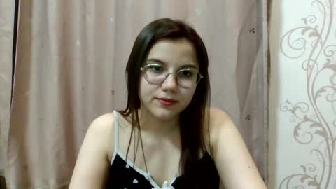 Snapshot of aurora_breeze chatting on April 2026 08:06:01 PM Kiara Xanthe online show from April 2026 08:06:01 PM