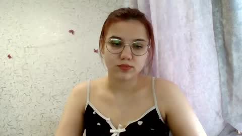 Snapshot of aurora_breeze chatting on April 2026 12:03:01 PM Kiara Xanthe online show from April 2026 12:03:01 PM