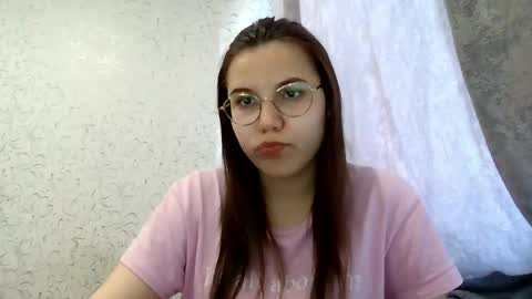 Snapshot of aurora_breeze chatting on May 2026 11:28:01 AM Kiara Xanthe online show from May 2026 11:28:01 AM