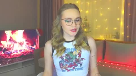 Snapshot of aurora_golden chatting on January 2025 04:28:01 PM Kate online show from January 2025 04:28:01 PM